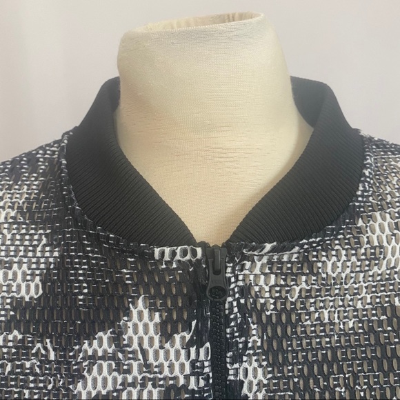 IVY PARK floral mesh oversized bomber jacket - Picture 6 of 8